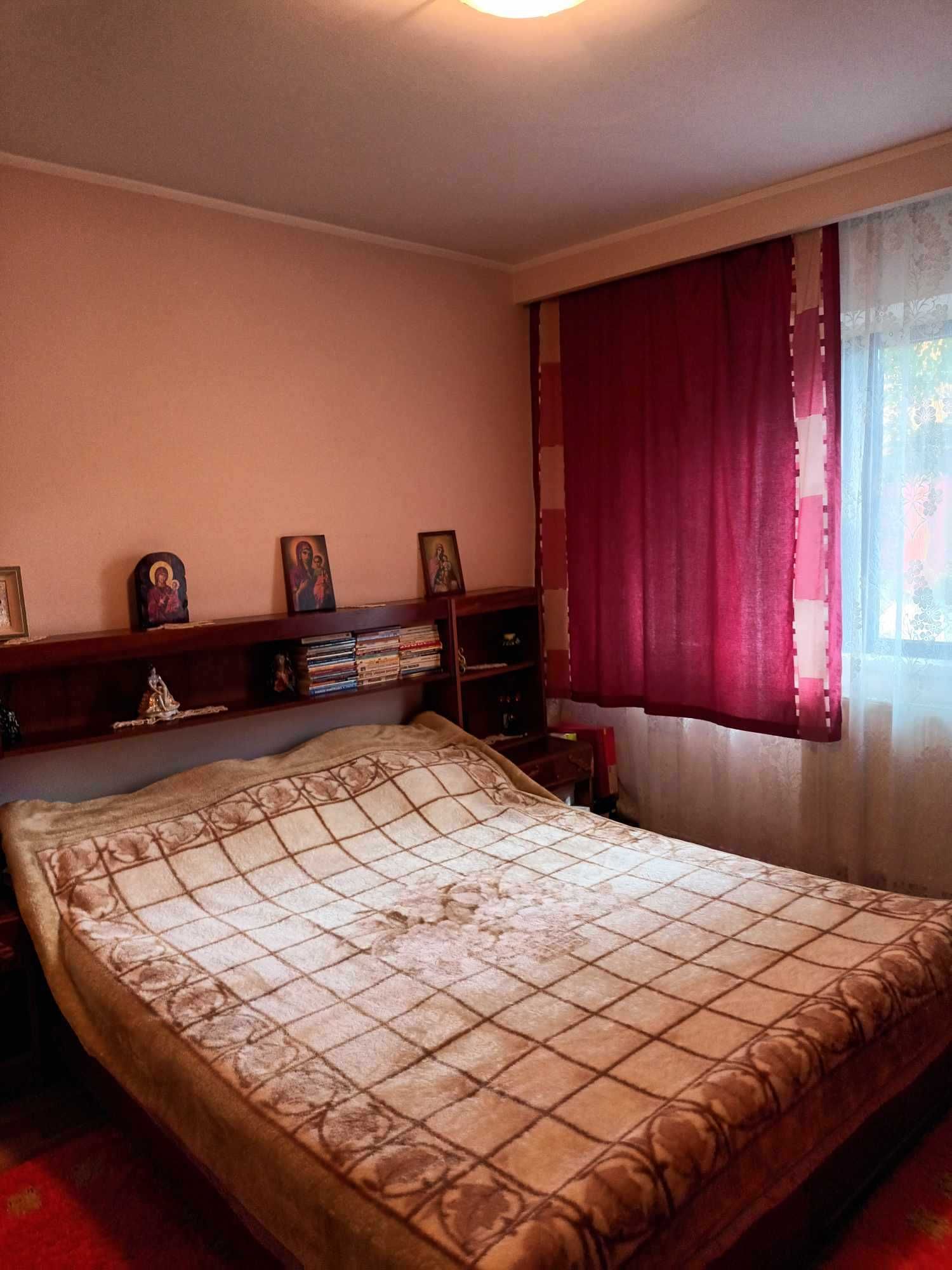 Vand apartament cu 4 camere, decomandat, parter, Nae Leonard, Galati