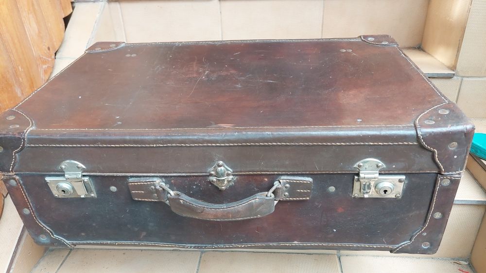 Valiza vintage din piele groasă (,,talpă") vechime 120 ani