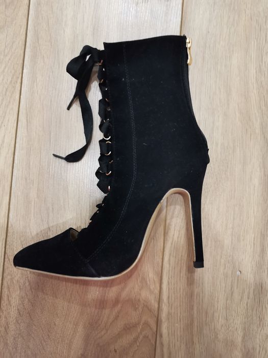 Каблуки замшевые черные