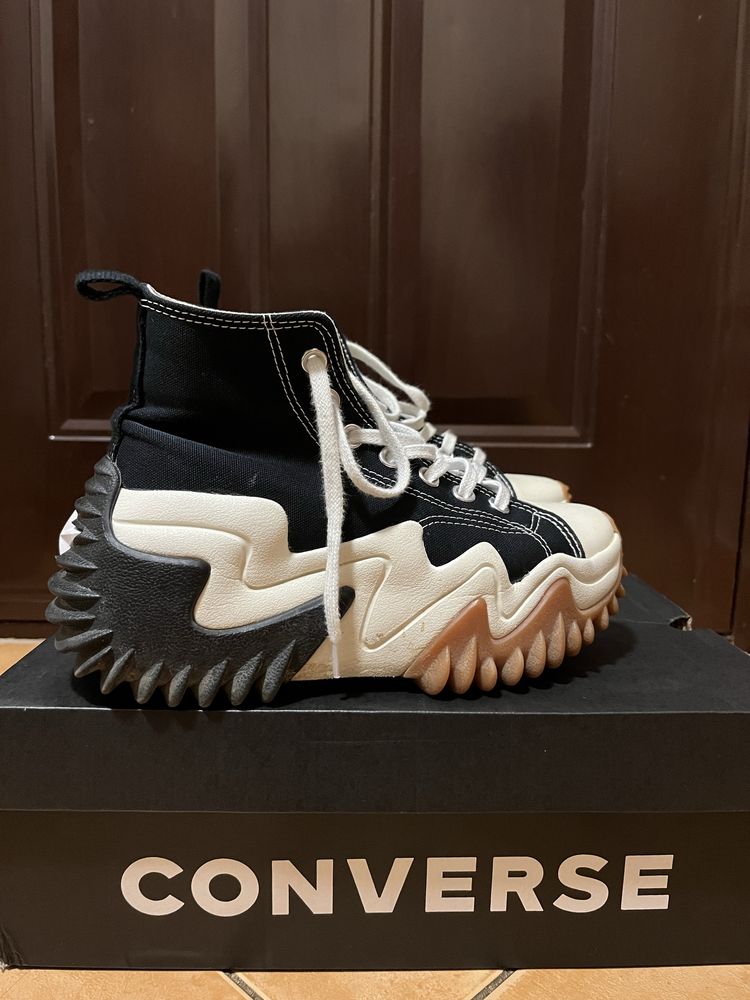 Converse Run Star Motion