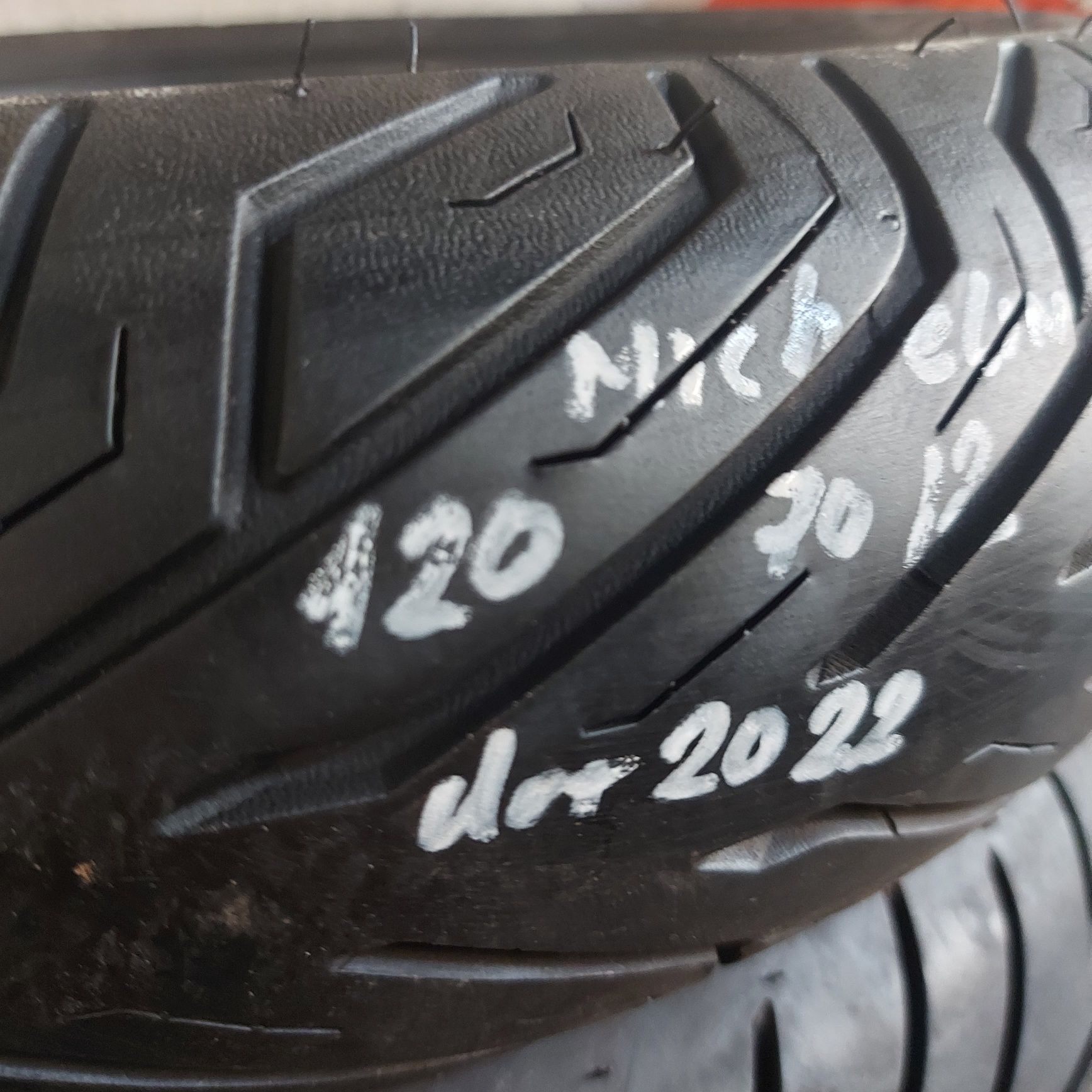 120/70/12"Michelin dot2022