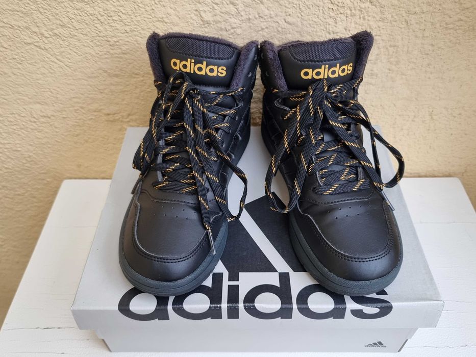 Ghete bocanci Adidas marimea 36, imblaniti