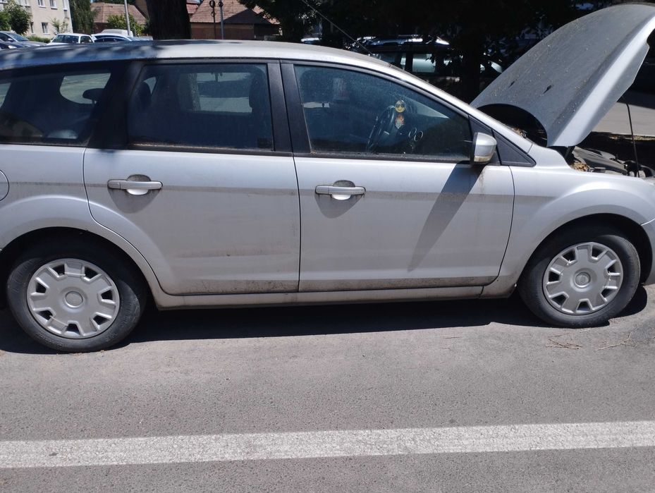 Vând Ford focus 2010
