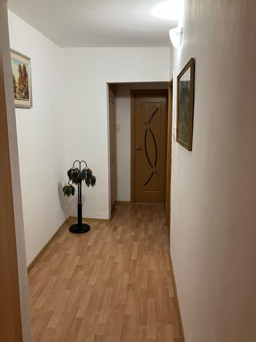 Inchiriez apartament 3 camere