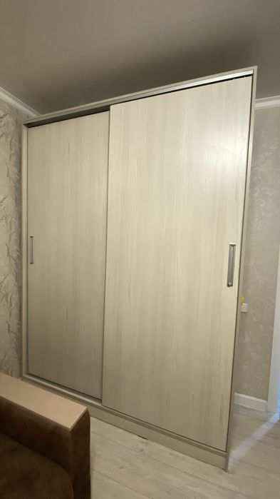 Продам срочно шифонер