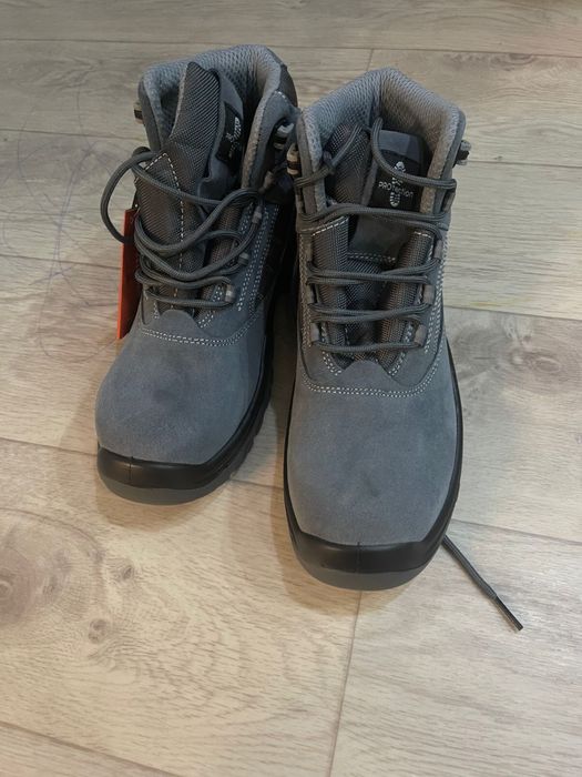 Спец обувь 10 тыс новое