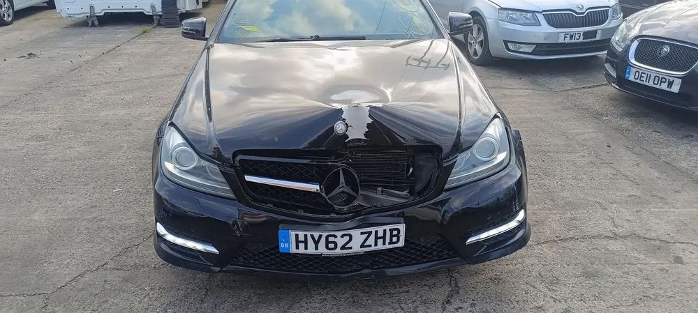 Dezmembrari / Dezmembrez Merceedes Clasa C Coupe (C204) Facelift AMG 2.2 CDI 651911 cutie viteze automata cod culoare 197U NEGRU OBSIDIAN.