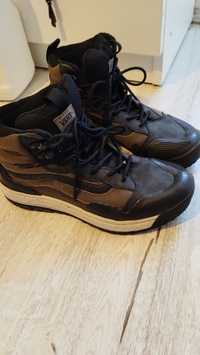Vans Ultrarange Gore-tex Boots Shoes 
Bărbați 
Măsură 40