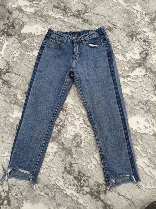 Джинсы фирменные