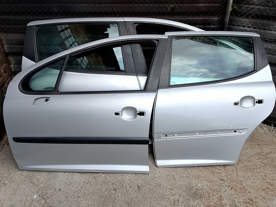 Врати Пежо 207 комби Peugeot sw стъкло врата лява дясна предна задна