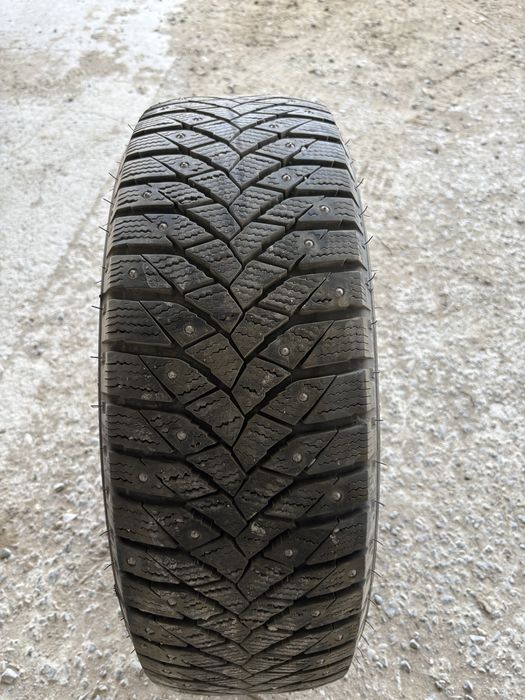 Резина зимняя на 17