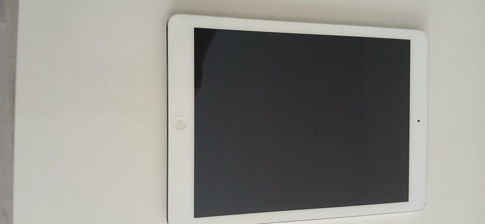 Ipad air perfect funcțional