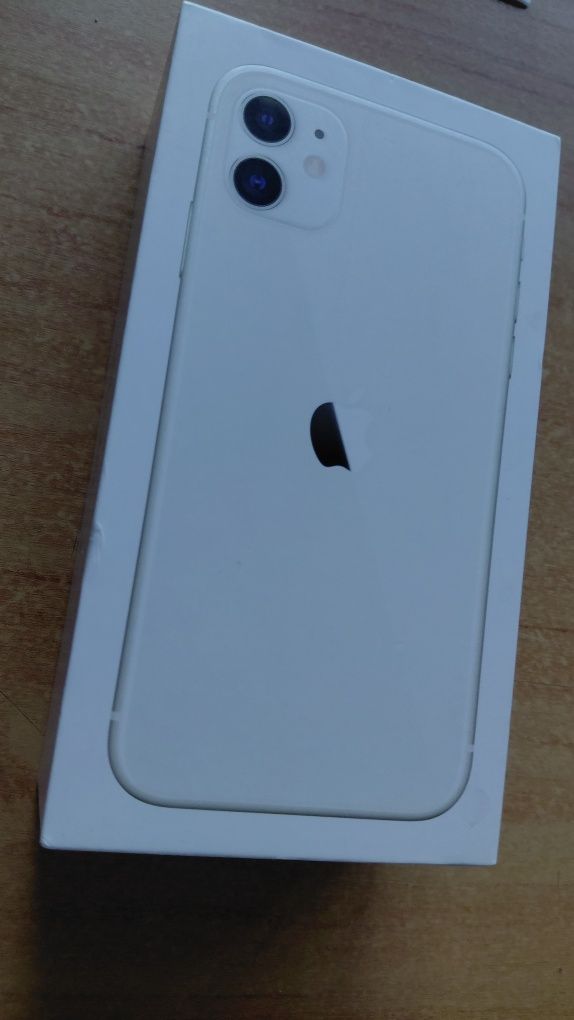 Cutie accesorii iPhone 11 White de 128Gb.