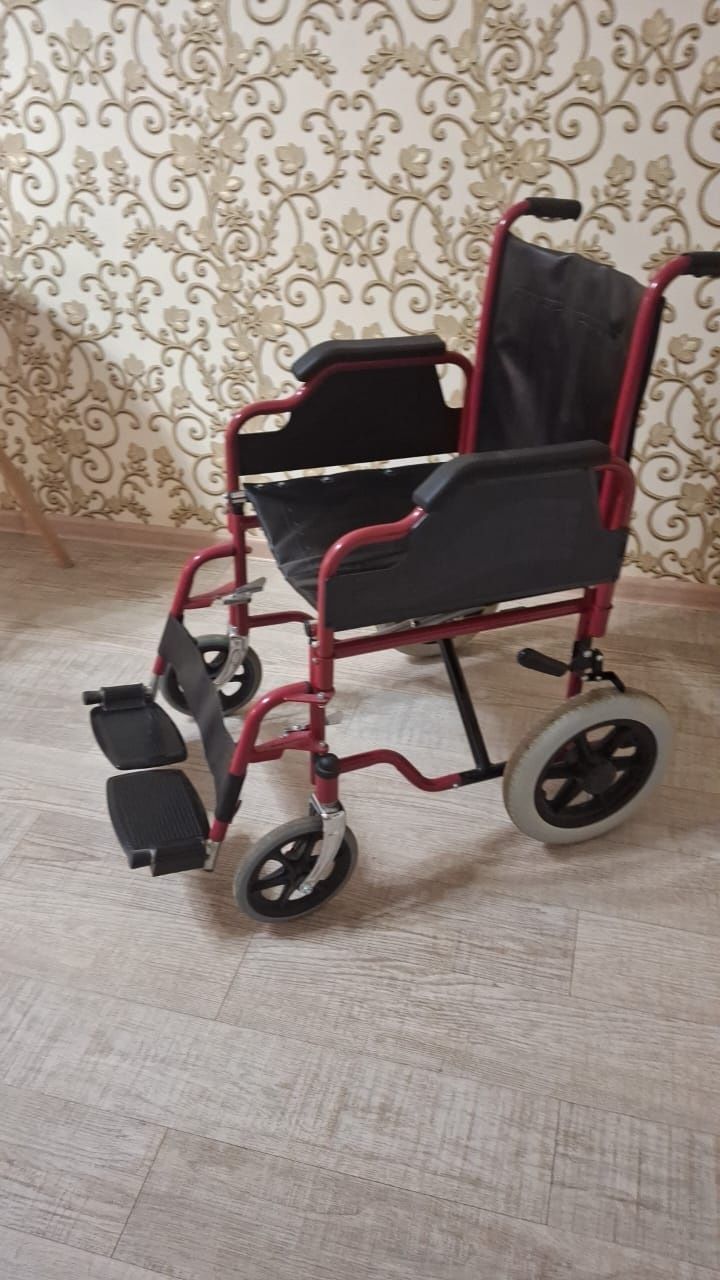 Коляска инвалидная