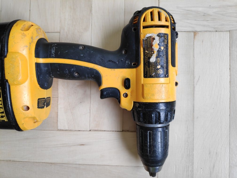 Продавам винтоверт DeWalt.