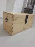 Cufăr lemn pin lucrat manual 80x40x42cm
