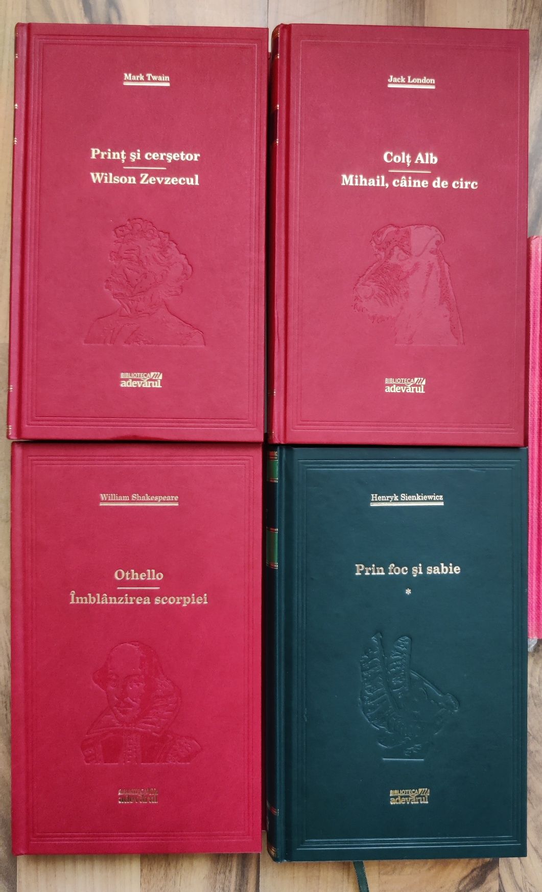Carte Disney Gold, Scufita Roșie povesti colecție, Cartea de acasă