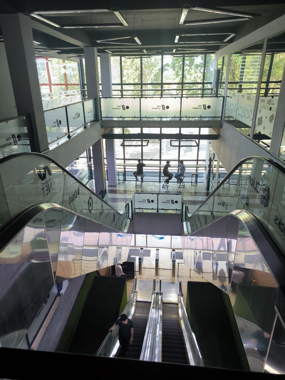 Аренда ЗДАНИЯ 5200м² чорсу