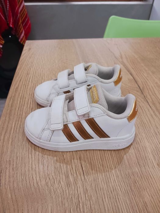 Оригинални детски маратонки на Adidas