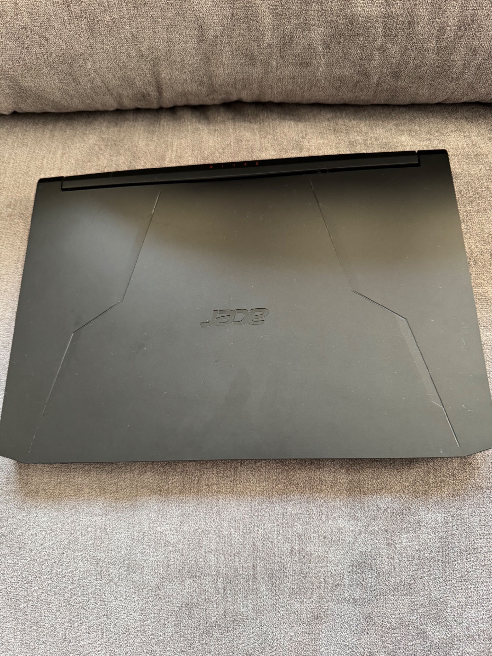 Vând laptop gaming Acer nitro 5