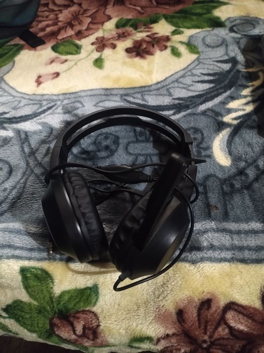 Casti Gameing foarte puțin folosite