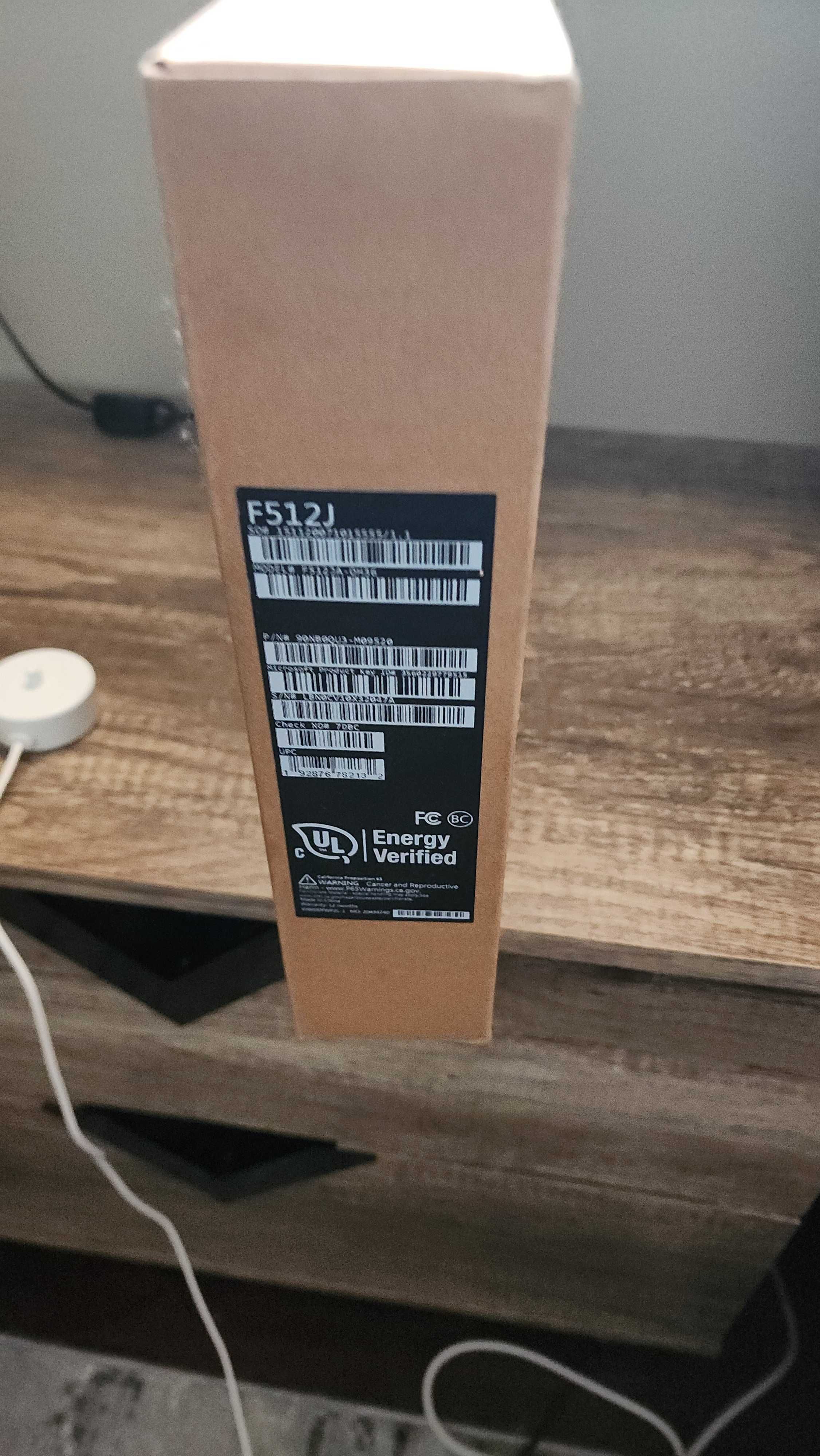 ASUS vivobook 15,Intel 3 ,8-256  Чисто нов,
