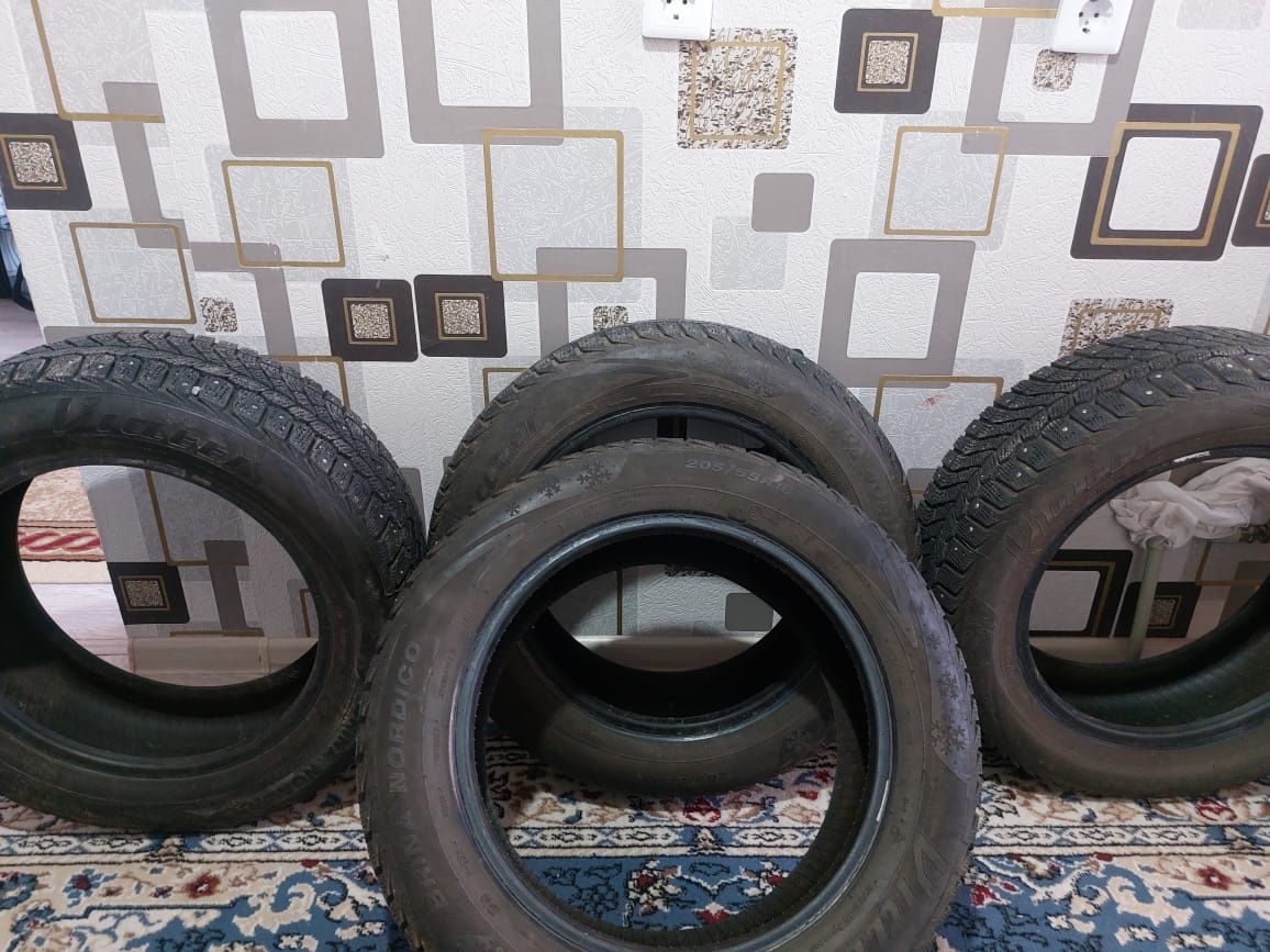 Продам Зимние шины