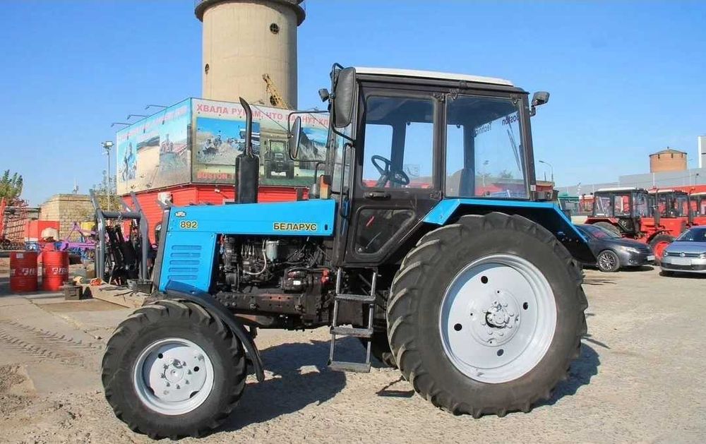 MTZ (Belarus) 892 трактори, 2015-йил