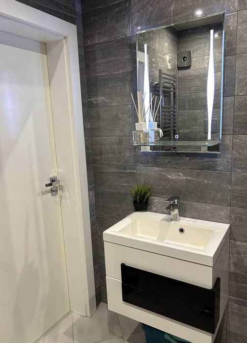 Дава се под наем Тристаен апартамент в Пловдив, Тракия - 110 кв.м за 765 € - Снимка #8