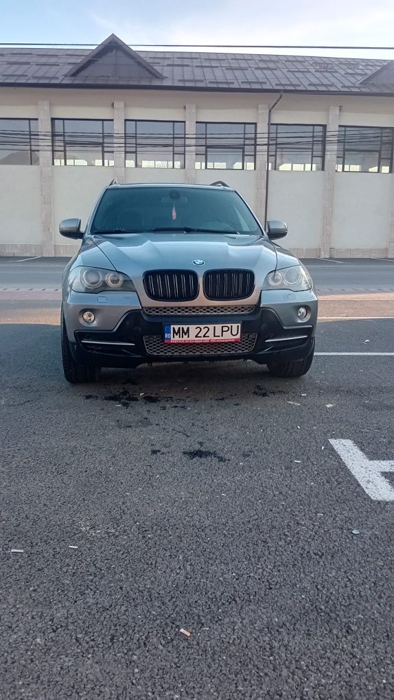 BMW x 5 se oferă certificat fiscal pe loc