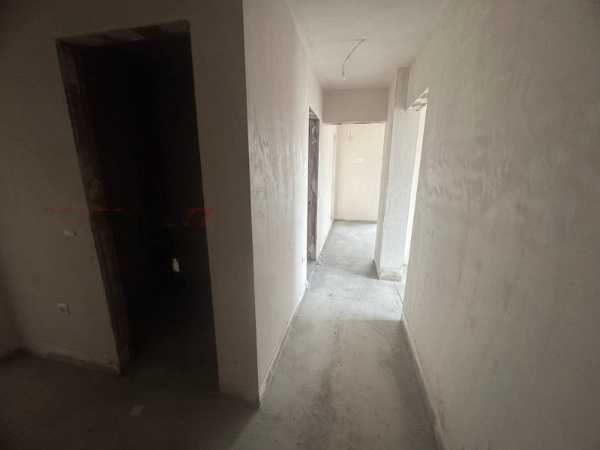 Продава се Тристаен апартамент в Карлово - 121 кв.м за 638 €/кв.м - Снимка #2