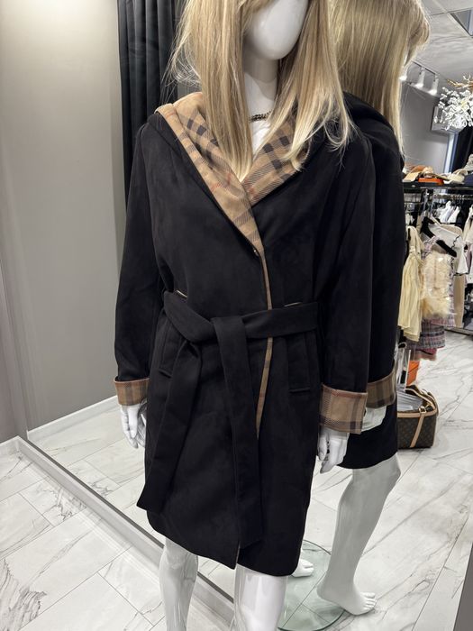 Палто Burberry.