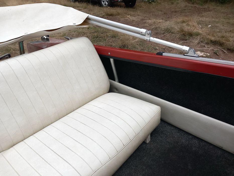 Лодка с 25 коня мотор и колесар