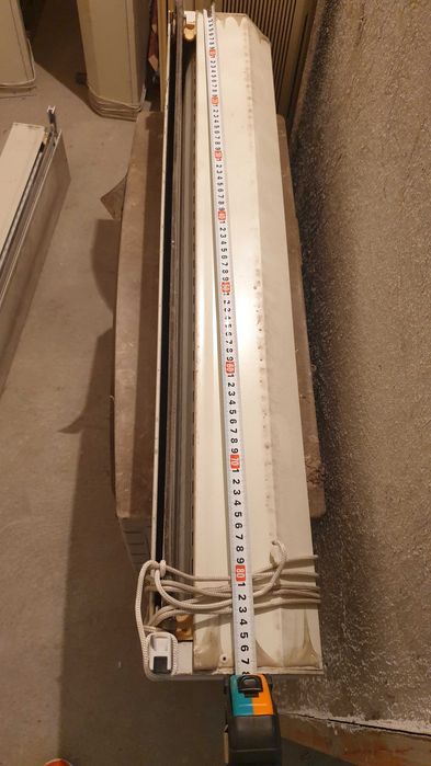 Външни алуминиеви ролетни щори - бели + водачите