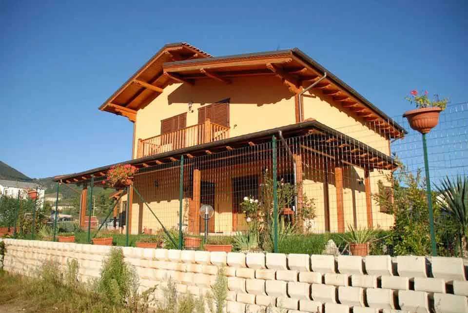 Construcție acoperișuri – dulgherie și reparații pentru orice model