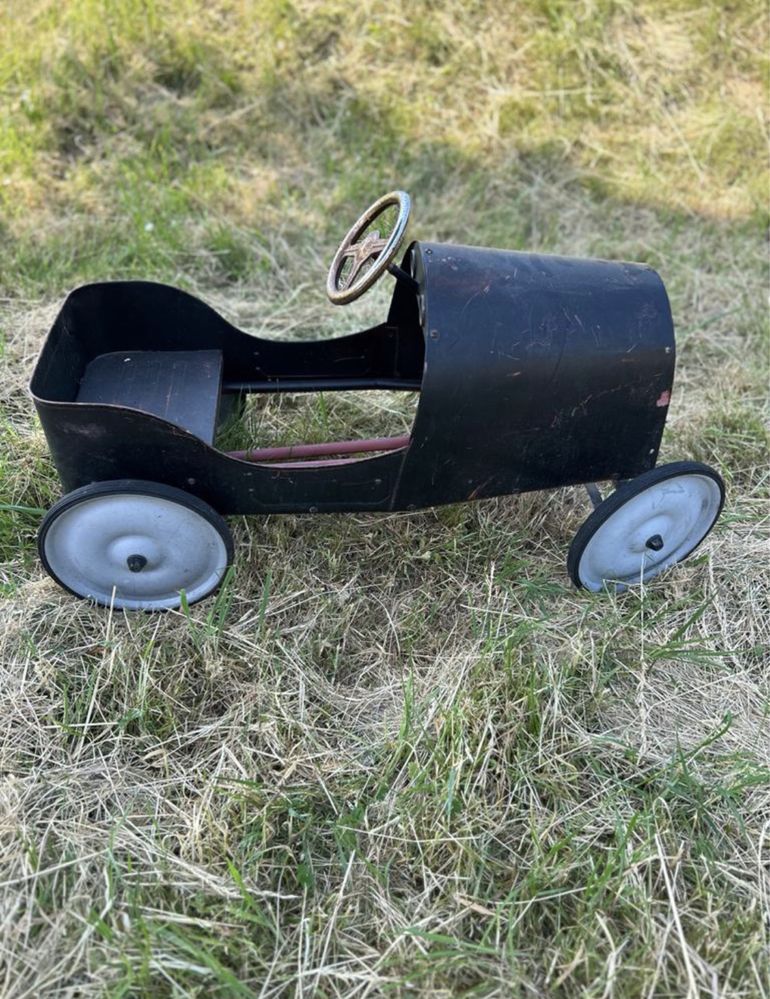 Mașinuță veche de colecție