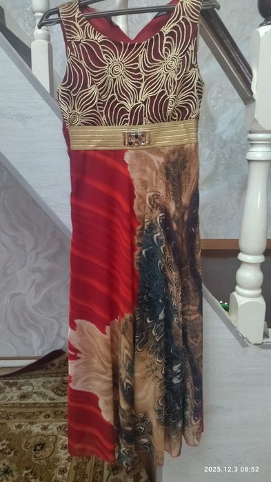 Продам красивое крибдишин платье