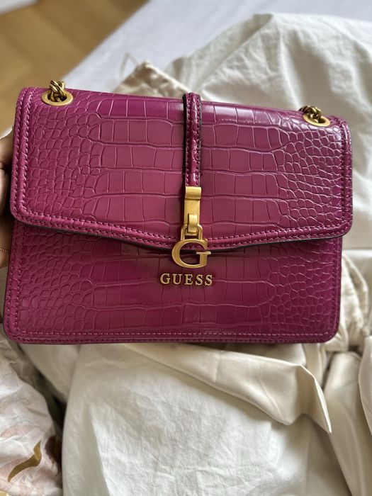 Чисто нова чанта GUESS Кросбиди чанта JAMES