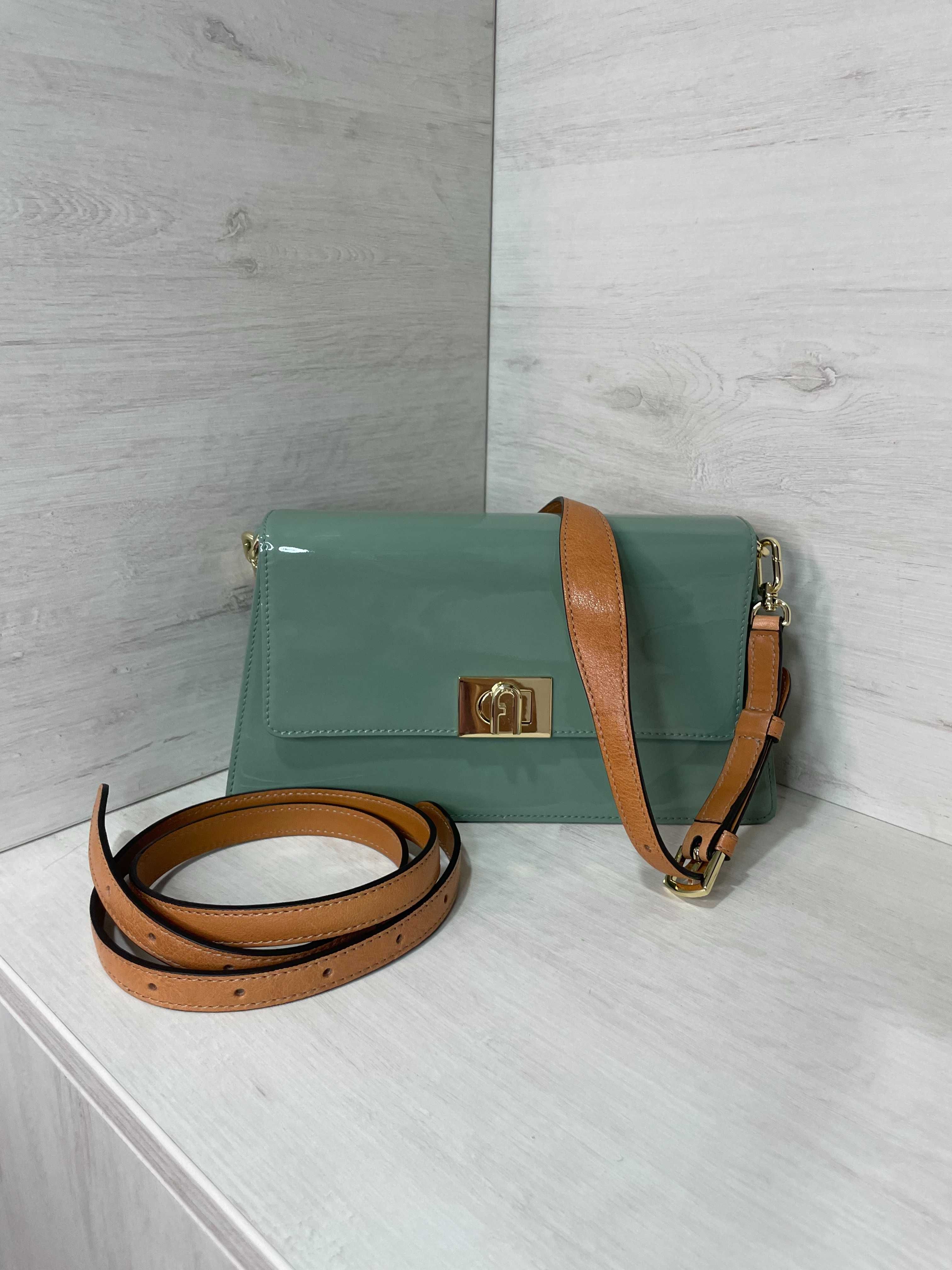 Чанта Furla Zoe S петрол лачена