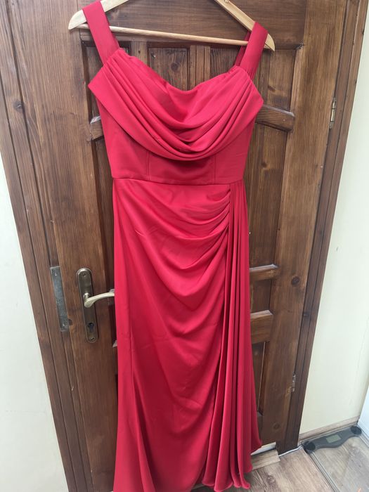 Rochie roșie de nuntă