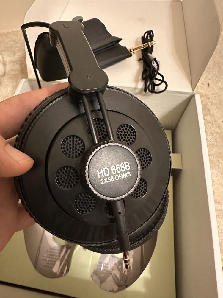 Студийни слушалки - Superlux HD 668B