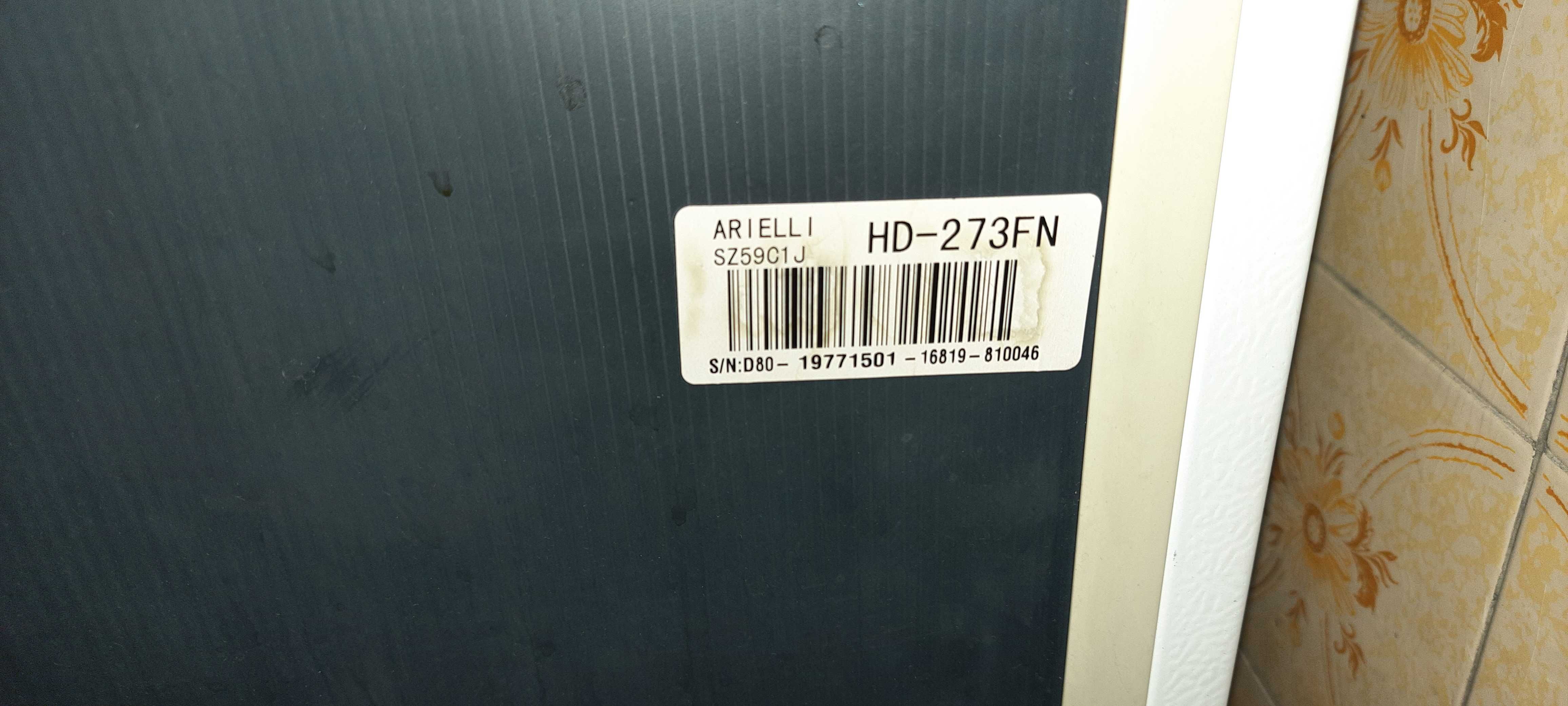 Хладилник с горна фризерна част, Arielli модел HD-273 FN, 207 л, A+