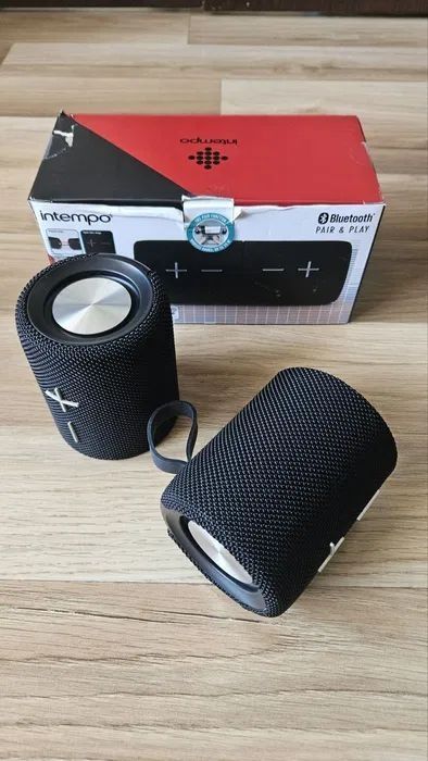2 бр. Bluetooth високоговорителите Intempo TWS с магнит.