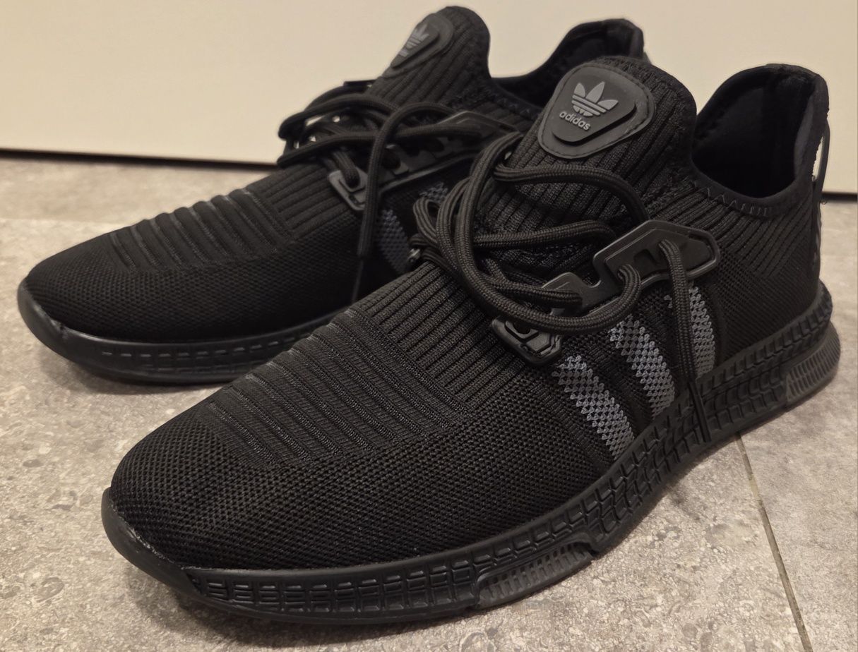 Vand adidasi Adidas marimea 44