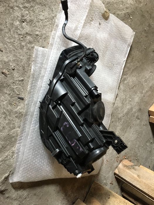 Десен фар и десен стоп за Audi A3.  2012-17