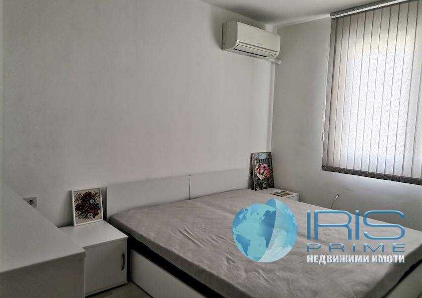 Продава се Тристаен апартамент в Шумен, Център - 86 кв.м за 1513 €/кв.м - Снимка #4