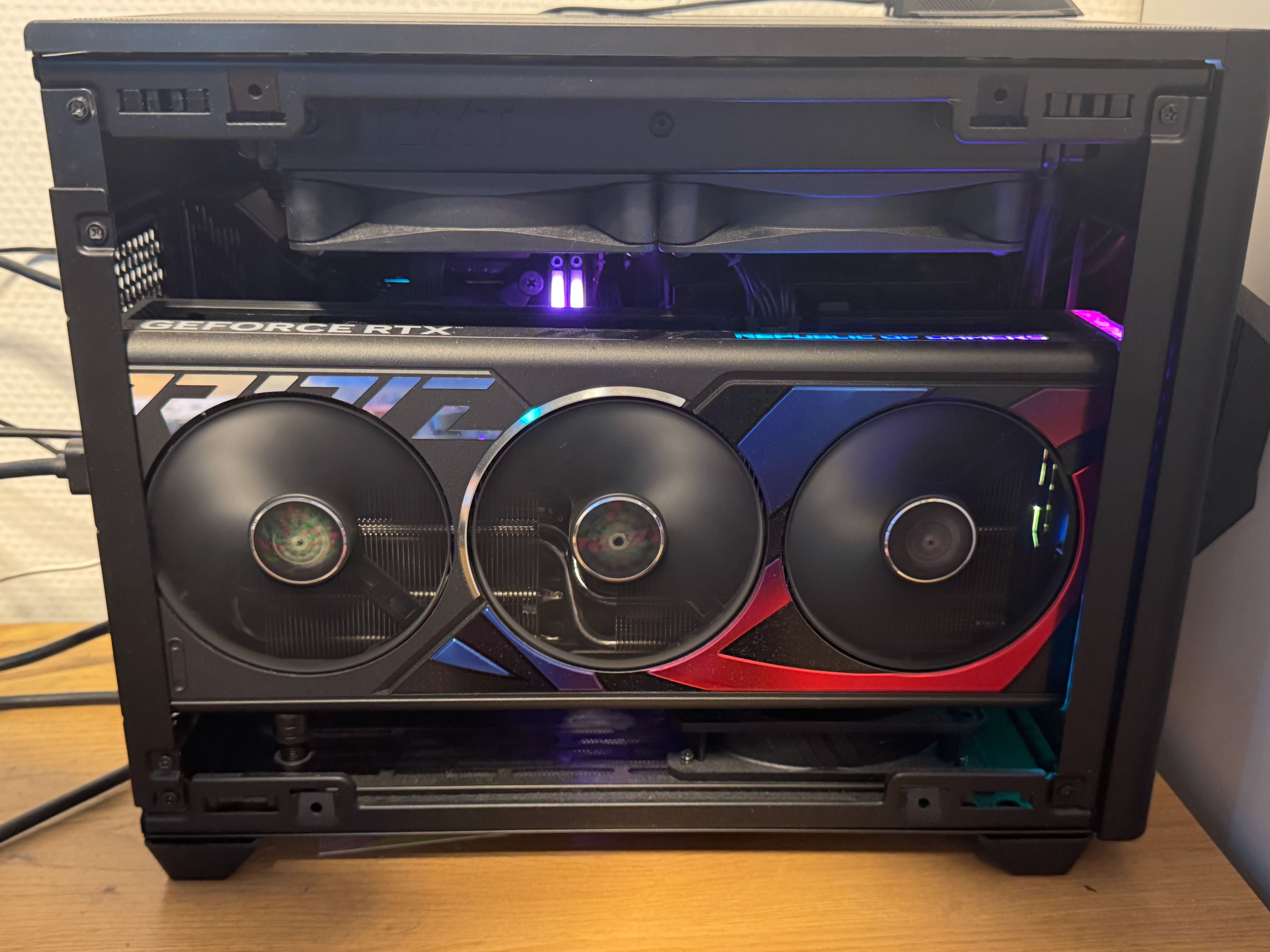 Мощный ПК с OLED-монитором и видеокартой RTX 4070 Ti Super