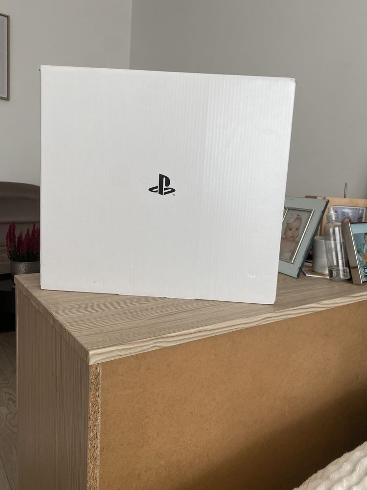 PlayStation5 garanție+4 jocuri