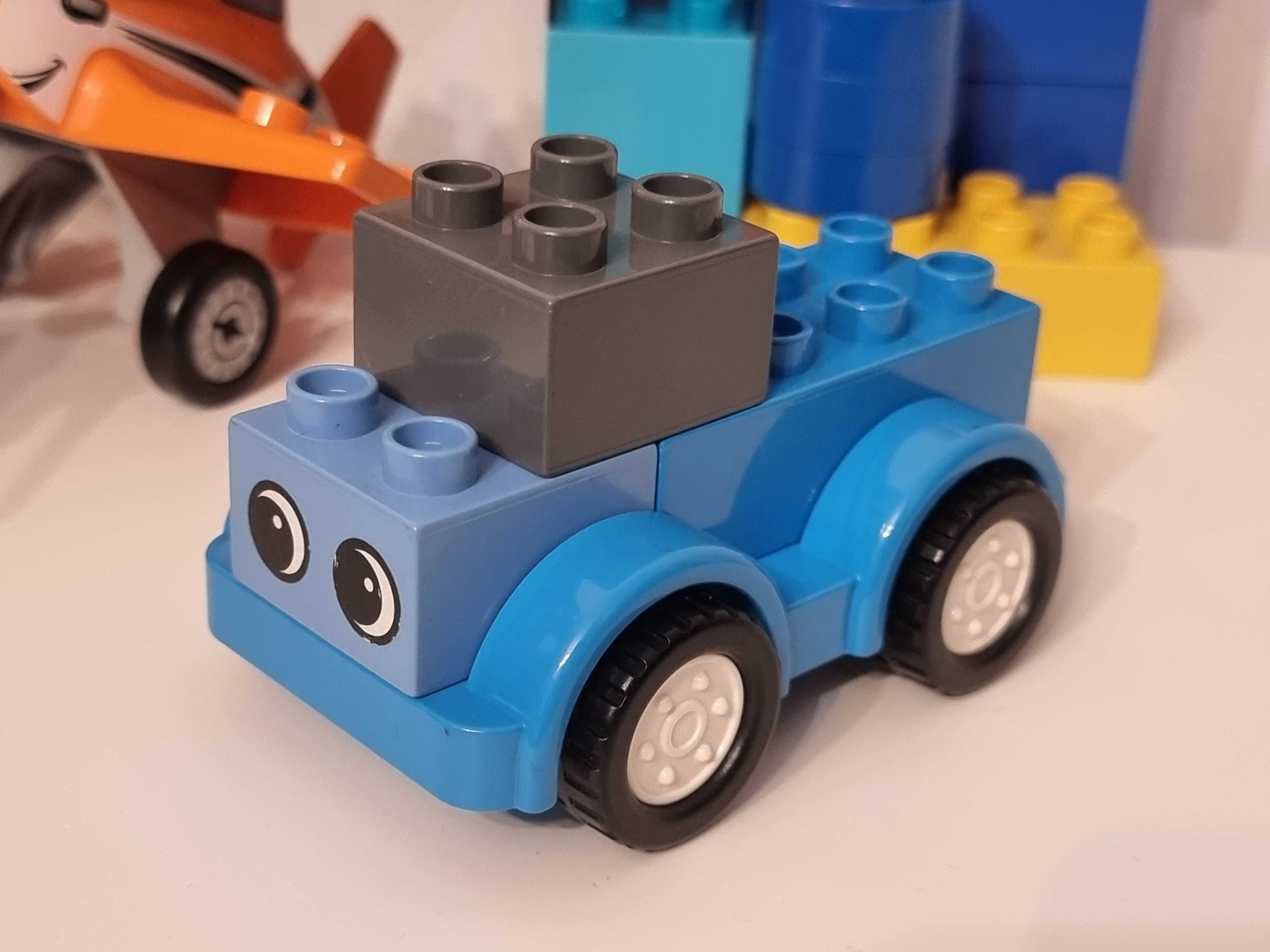 Scoala de pilotaj Lego Duplo, Avioane