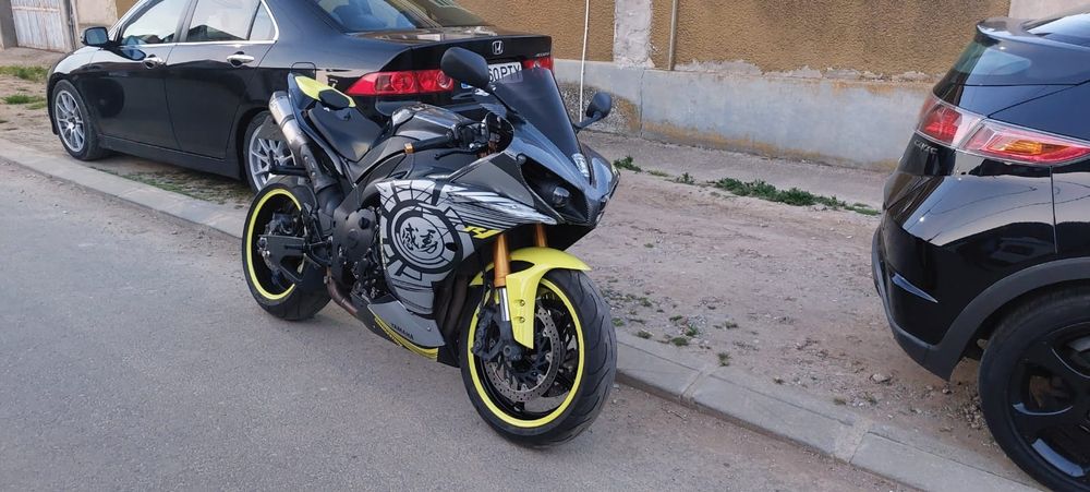 Yamaha r1 big bang crossplane